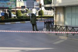 Adana’da art arda şüpheli paket paniği