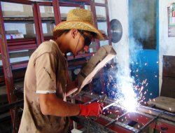 Ticaret ve hizmet sektörlerinde ciro arttı