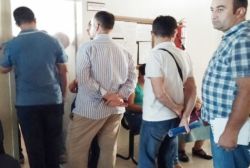 Nüfus müdürlüklerinde son gün yoğunluğu