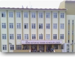 HDP’li Van Belediyesi kız öğrenci yurdunu mühürledi