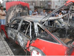 Diyarbakır'da Bir Araç Ateşe Verildi