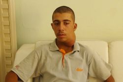 Suriyeli genç yardım bekliyor