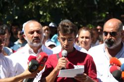 ‘Beyaz önlüklerimiz barışı temsil etmektedir’