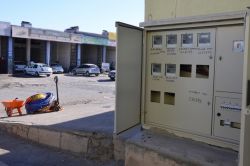 Diyarbakır’daki oto tamircilerinin elektrik sayaçları yapı dışına alındı