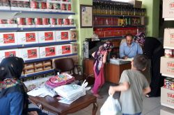 Bingöl Merhamet Eli Derneği muhtaçları sevindirdi