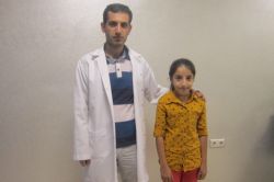 Göz kapağı düşüklüğü olan çocuk ameliyatla sağlığına kavuştu