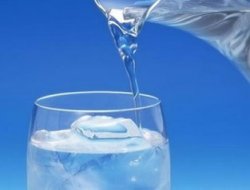 Böbrek hastaları tuzu azaltıp, bol su tüketmeli