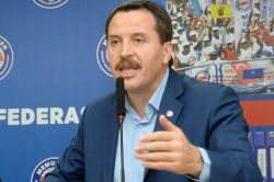 Yalçın, “Asıl sahile vuran buzlaşmış vicdanlardır”