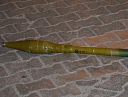 Diyarbakır’da bir araçta roketatarlar ve mühimmatı ele geçirildi