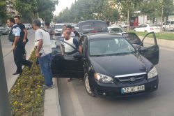 Batman’da PKK’lı taşıyan otomobil yakalandı: 2 gözaltı