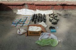 Bismil’de çok sayıda el yapımı bomba ele geçirildi