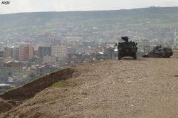 Cizre'de polise saldırı: 5 yaralı