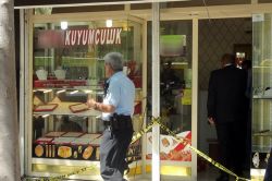 Gündüz ortasında kuyumcu soygunu