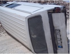 Midyat-Batman Yolunda Kaza: 2 Yaralı