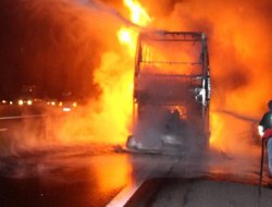 TEM Otoyolu’nda otobüs yandı: 1 ölü