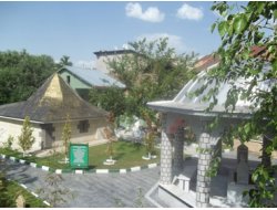 Tarihi Muştak Baba ve Zerzemi Türbeleri Yenilenerek Ziyarete Açıldı