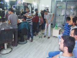 Kahta’daki berberler bayram mesaisi yapıyor