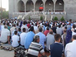 Siverek’te Bayram Namazı coşkusu