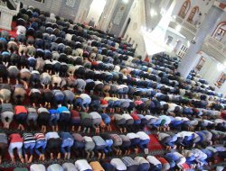 Şanlıurfa’da camiler doldu taştı