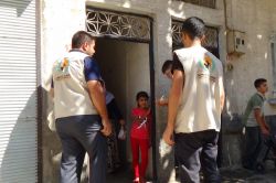 Avrupa Yetim-Der Nizip'te fakir ailelere Kurban eti dağıttı