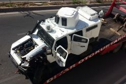 Polis aracı köprüden aşağı uçtu