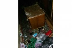 Çıkan yangında ev kül oldu