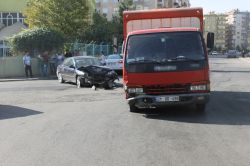 Diyarbakır’da maddi hasarlı trafik kazası