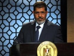 Mursî nameya pîrozbahiyê ya Esed red kir