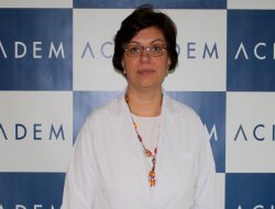 "Okul fobisinin nedeni çocuk değil anne"