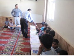 Kur'an Kursu Öğrencileri İkramlarla Sevindirildi