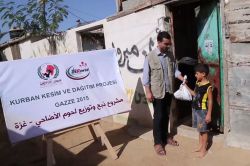 Avrupa Yetim-Der Gazzeli yetimlerin yüzünü güldürdü