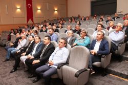 Bursalı sanayicilere ekonomi semineri