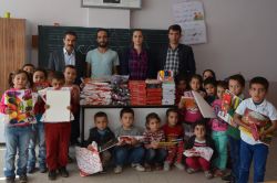 Hayırseverlerden Kozluklu öğrencilere kırtasiye yardımı