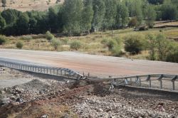 Karlıova’da köprüye döşenen bomba imha edildi