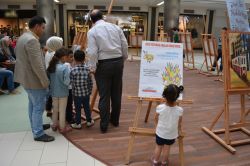 İşitme engeli öğrencilerden resim sergisi