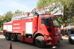 Karlıova Belediyesine itfaiye aracı hibe edildi