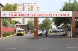 Greve giren sağlık çalışanları, hastaları mağdur etti