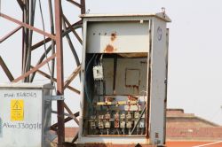 Kapağı olmayan trafo tehlike saçıyor