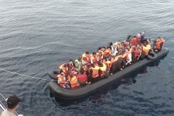 Bir günde 712 göçmen kurtarıldı