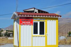 Tatvanlı muhtarlara büro yapıldı