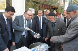 Siirt’te halka Aşure dağıtıldı