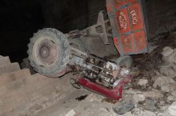 Evin avlusuna traktör düştü: 1 ölü 1 yaralı