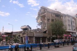 Van depreminin üzerinden 4 yıl geçti