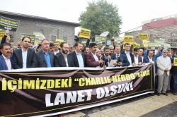 Diyarbakır halkından çirkin afişlere sert tepki