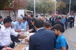 Birlik Vakfı Gaziantep'te aşure dağıttı