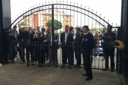 Miting yapmak isteyen HDP’liler Üniversiteye alınmadı