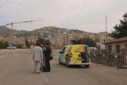 Boş meydanda miting!