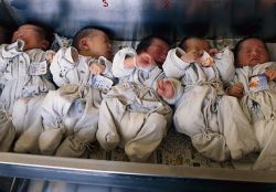 Çin’de ikinci çocuğa izin verilecek