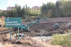 Çapakçur deresinin ıslah çalışmaları devam ediyor