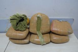 Diyarbakır'da uyuşutrucu ve silah kaçakçılarına operasyon